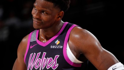 乐鱼体育网址-NBA官宣两张罚单：华子贝恩用力把球扔向观众席 各罚25000美元